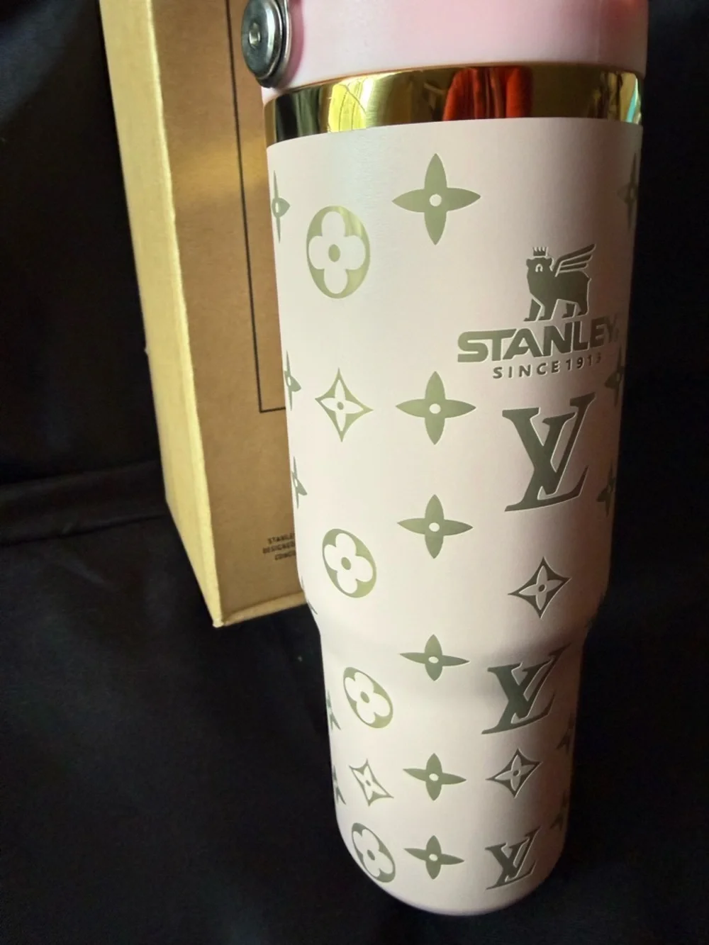 New Stanley 30oz Laser LEngravedV Pink Insulated with Handle Flip Top - Picture 4 of 7